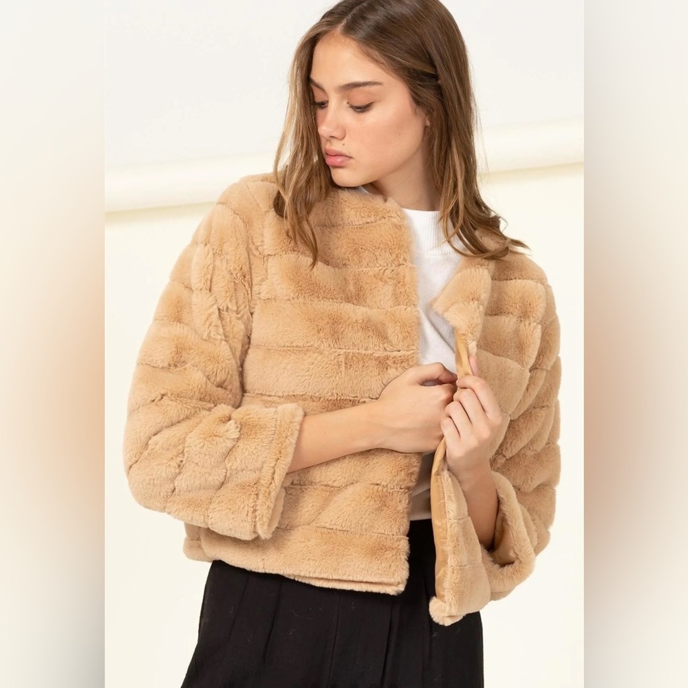 The Montreal Jacket Women's Tan Faux Fur Jacket size small